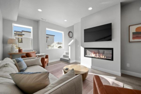 Park City Luxury 3 Bed - 3 Bath Townhome with Sauna, 10 min to Skiing Park City